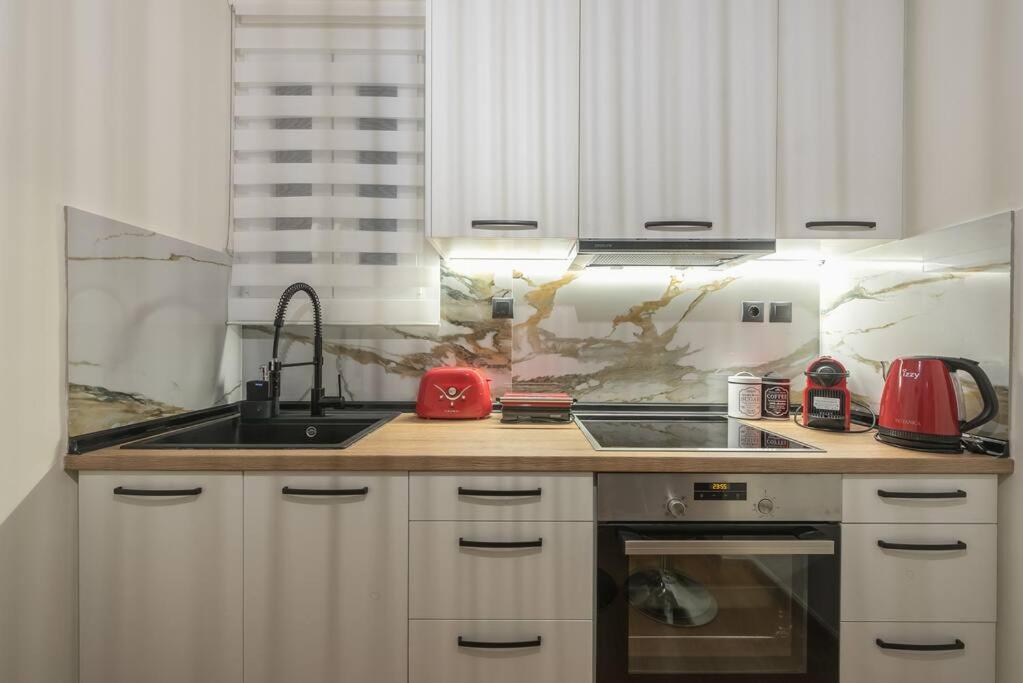 Athens Center Spacious Apartment Екстер'єр фото
