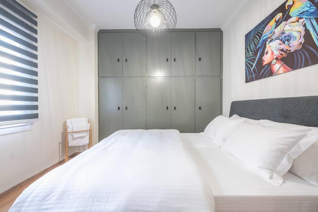 Athens Center Spacious Apartment Екстер'єр фото